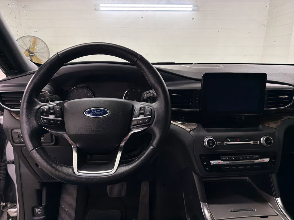 Certified 2020 Ford Explorer Limited RWD image 9