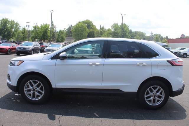 Certified 2024 Ford Edge SEL w/ Convenience Package AWD/4WD image 9