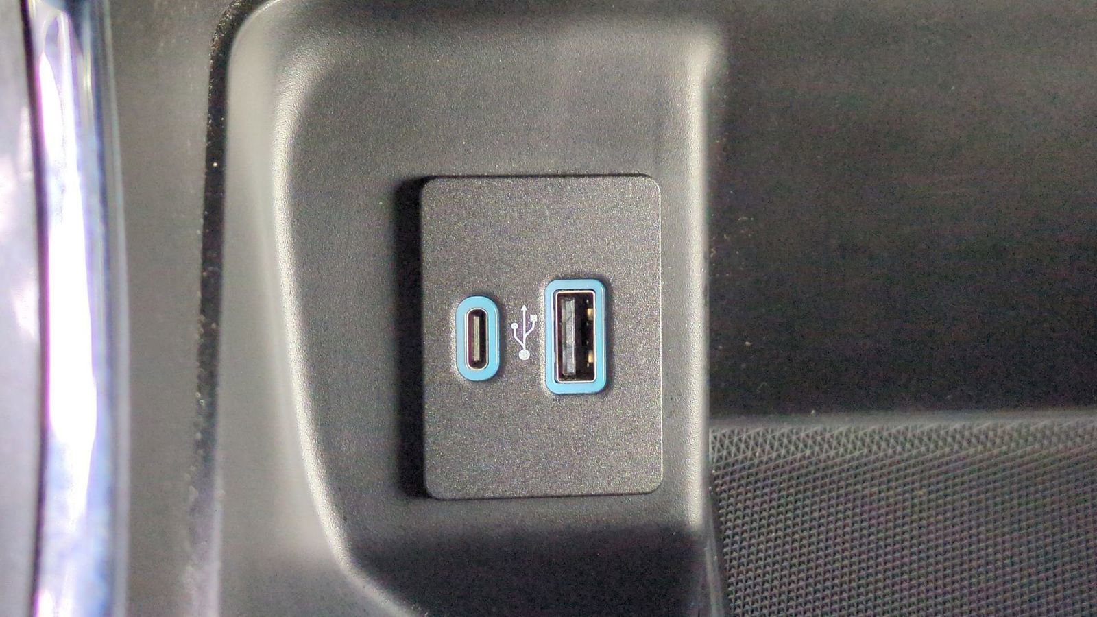 Certified 2022 Ford F150 XLT w/ Equipment Group 302A High image 37