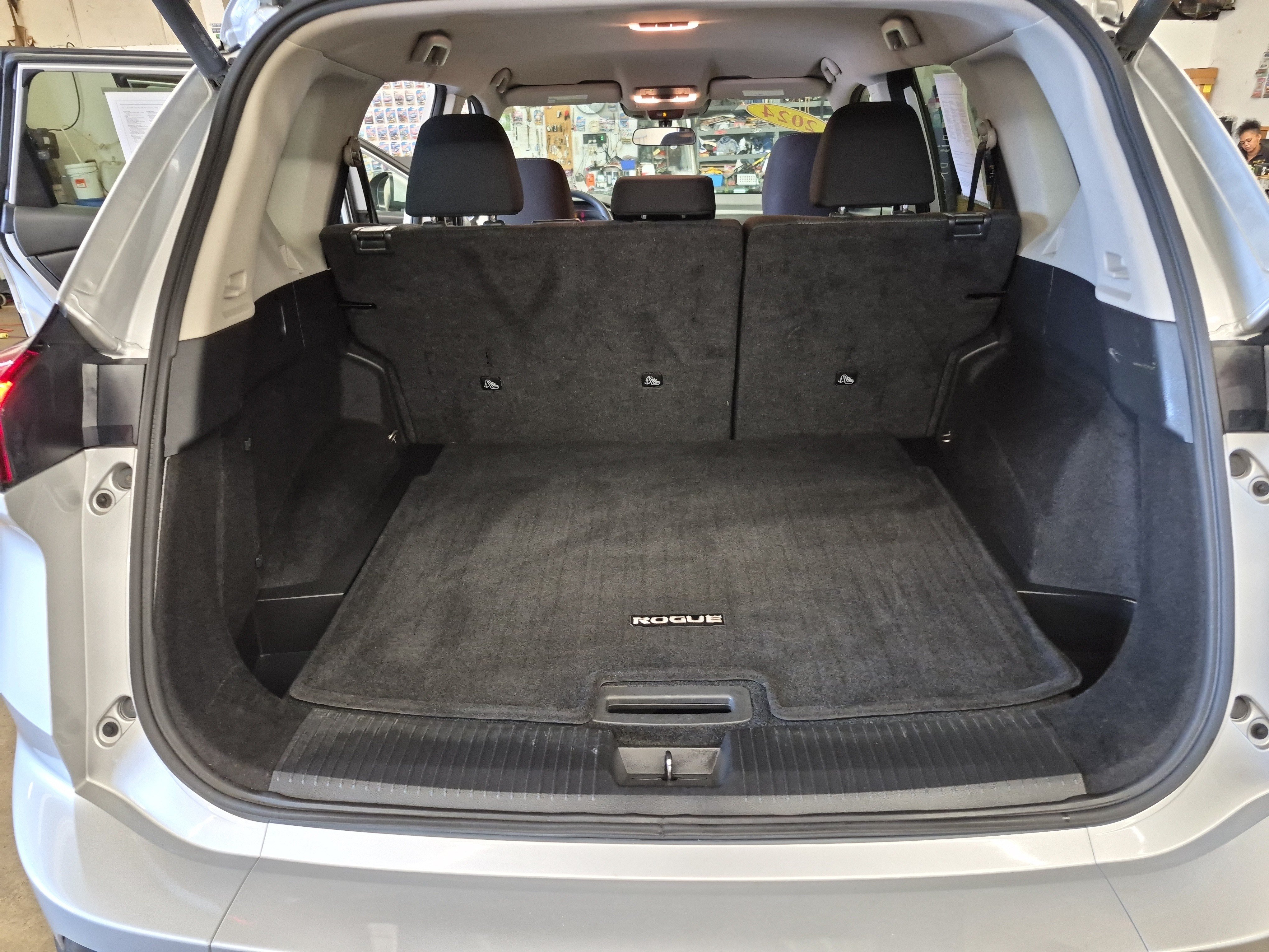 Used 2024 Nissan Rogue SV AWD/4WD image 17