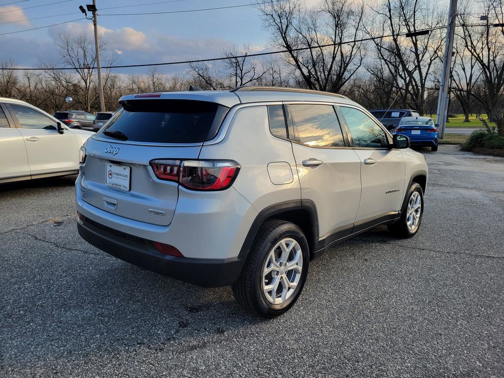 Used 2024 Jeep Compass Latitude image 5