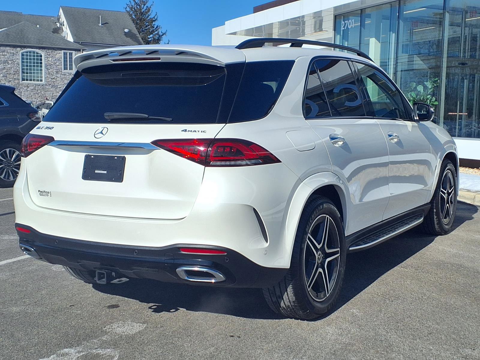 Used 2023 Mercedes-Benz GLE 350 4MATIC image 4