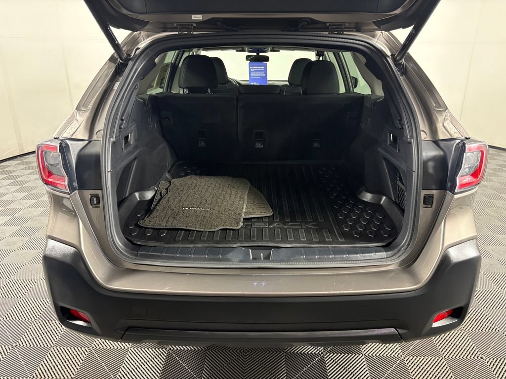 Used 2023 Subaru Outback Premium AWD/4WD image 31