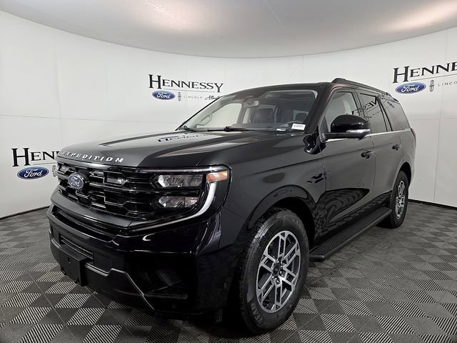 Certified 2025 Ford Expedition Active image 2