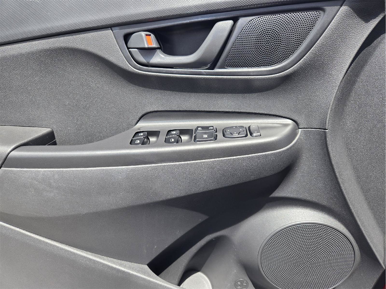 Used 2022 Hyundai Kona SE w/ Cargo Package FWD image 19