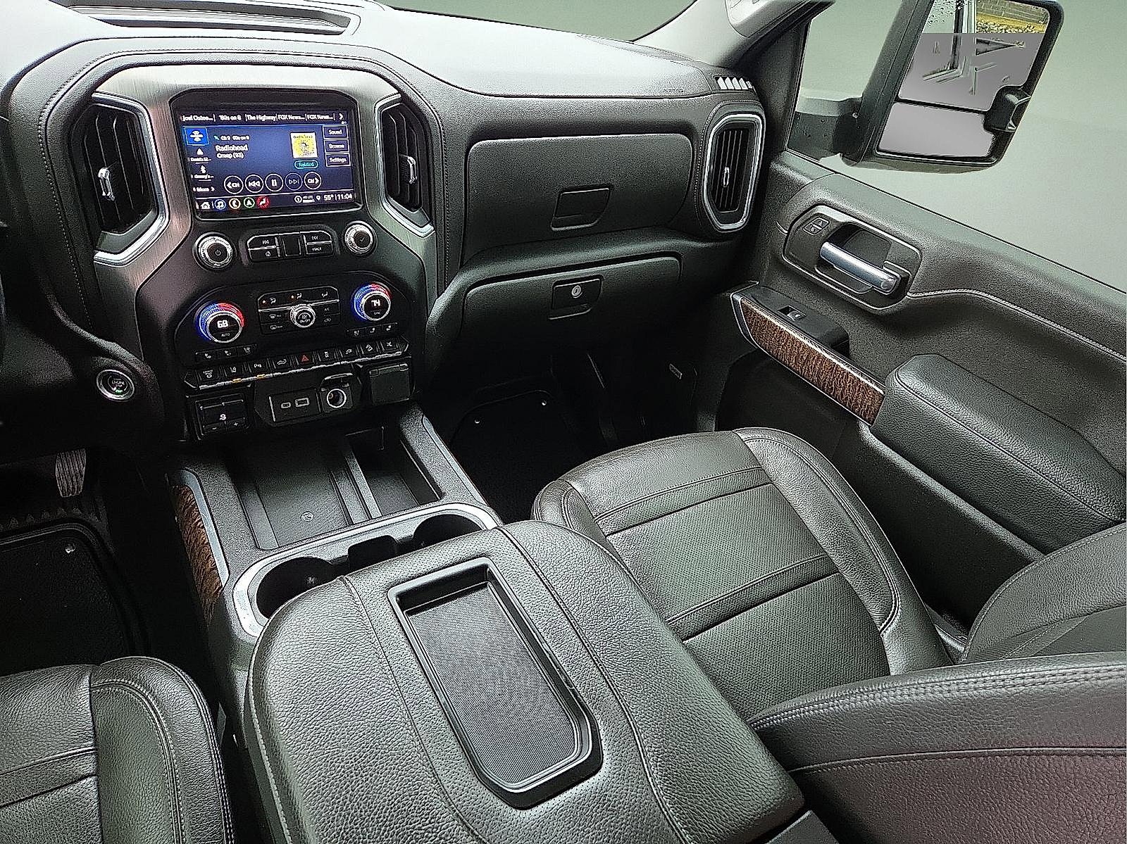 Used 2022 GMC Sierra 3500 Denali w/ Denali Ultimate Package image 12