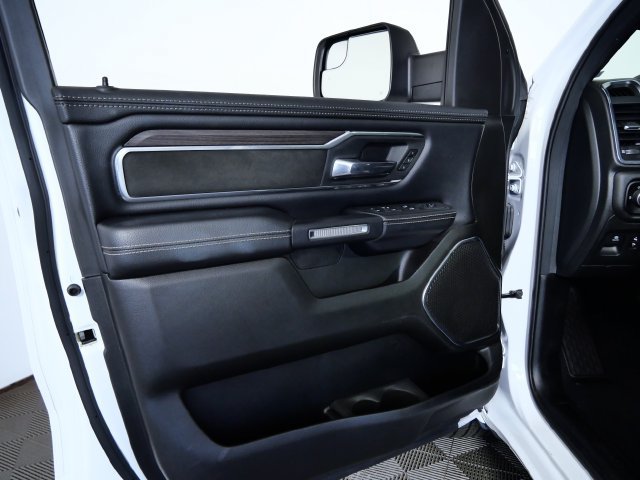 Used 2025 RAM 1500 Laramie w/ Sport Appearance Package AWD/4WD image 17