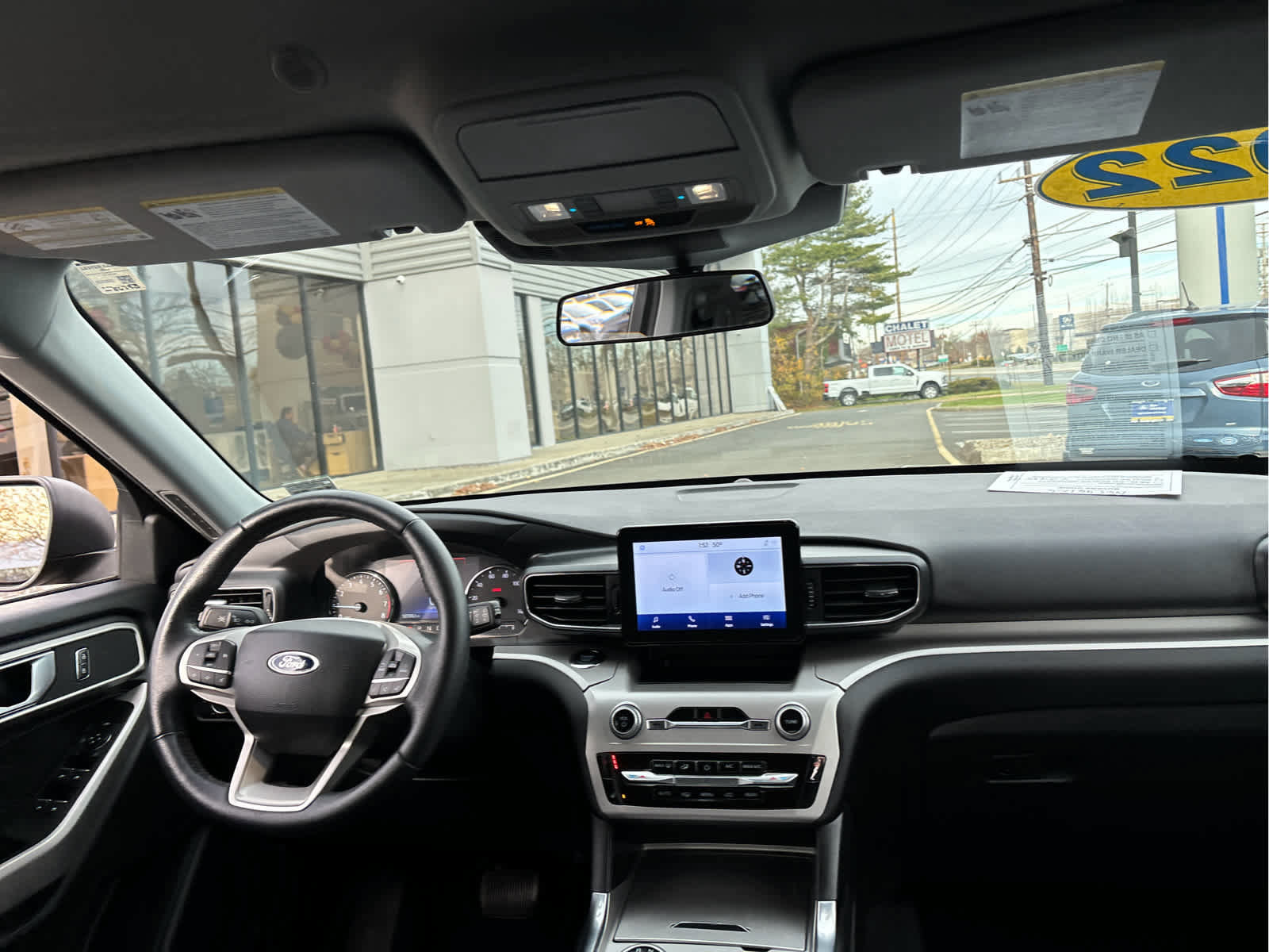 Certified 2022 Ford Explorer XLT w/ Equipment Group 202A image 33