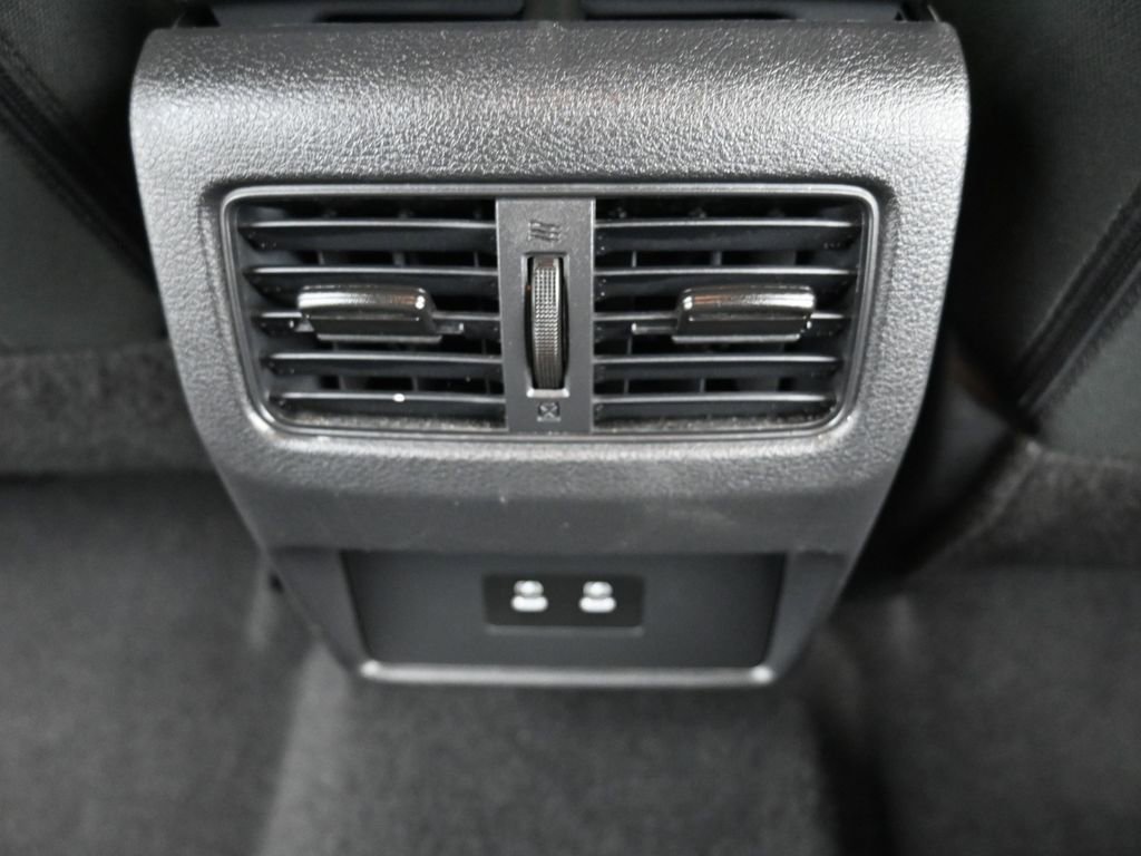 Used 2025 Nissan Rogue SV image 14