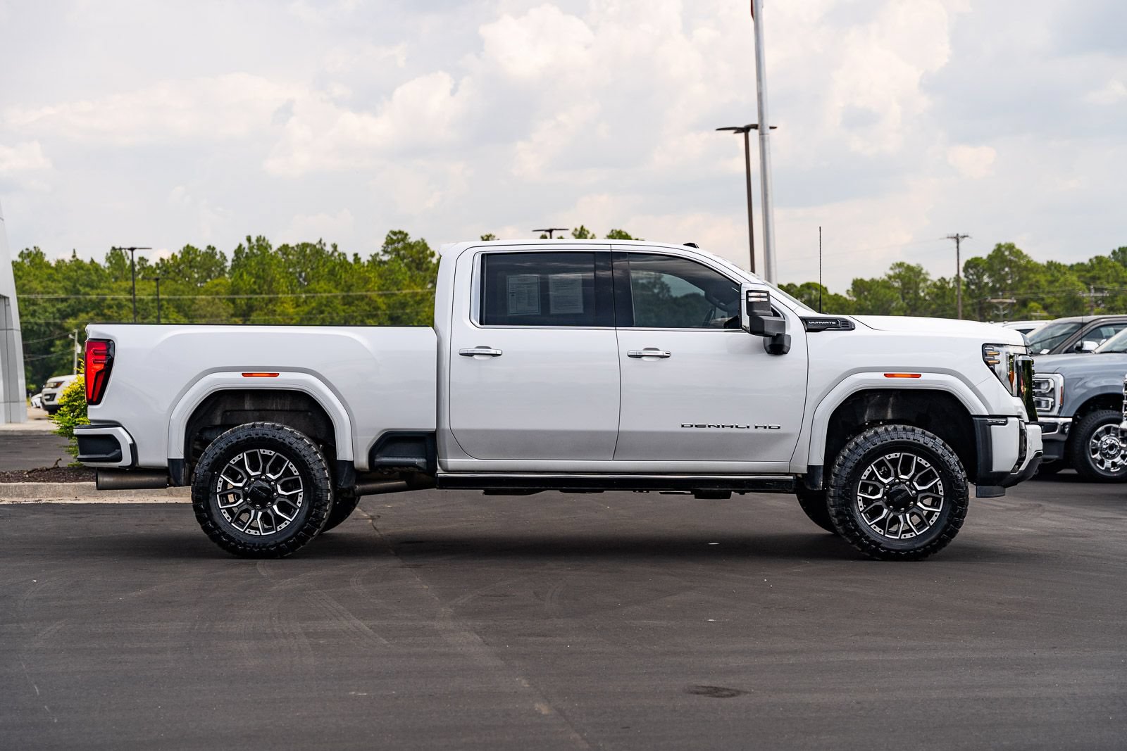 Used 2024 GMC Sierra 2500 Denali Ultimate w/ Max Trailering Package AWD/4WD image 8