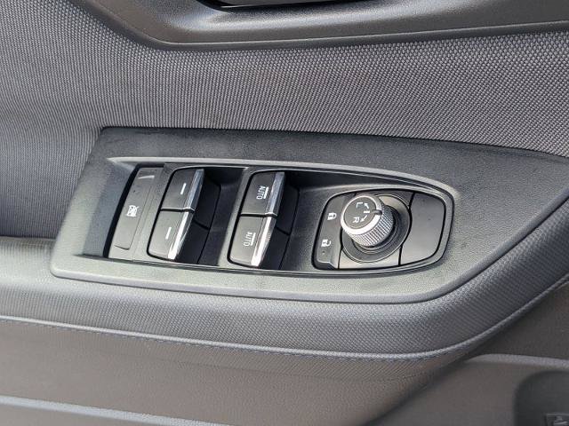 Used 2025 Subaru Forester Premium AWD/4WD image 16