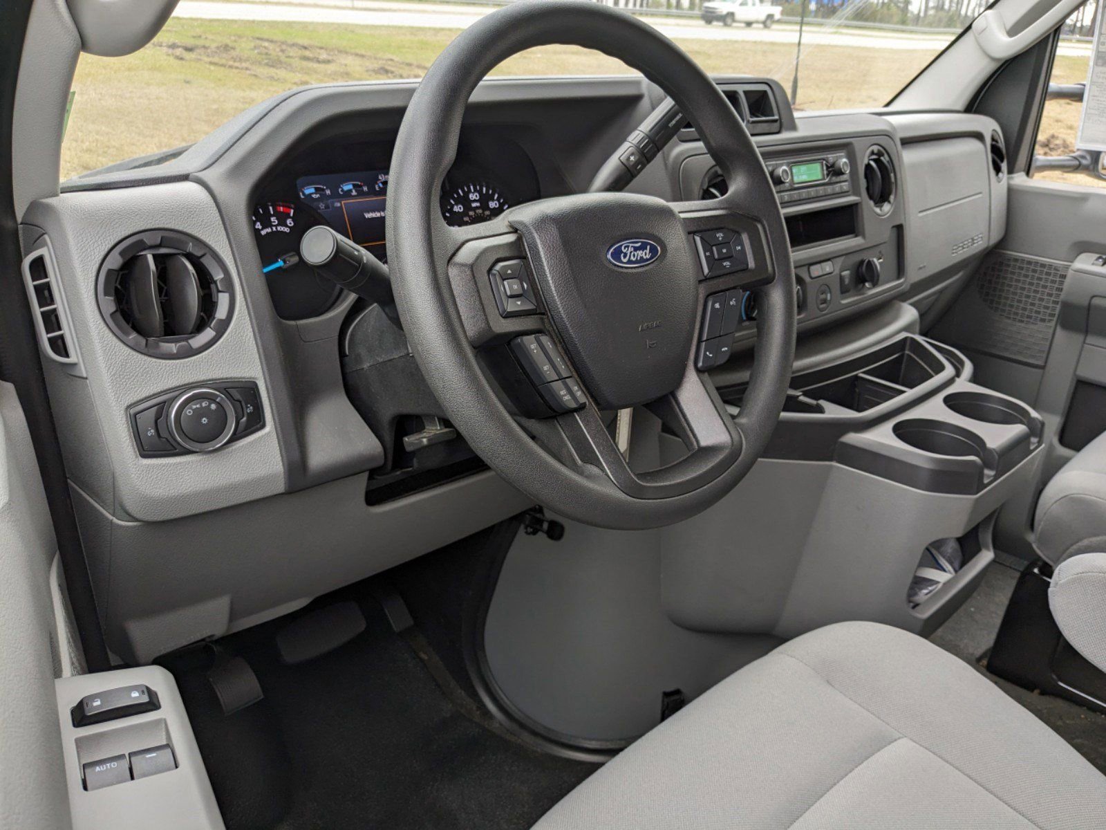 Certified 2024 Ford E-450 and Econoline 450 Super Duty w/ Driver's Safety Package image 14