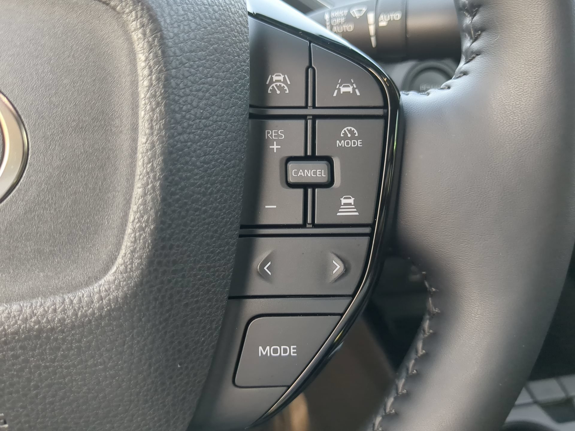 Used 2026 Toyota Prius FWD image 64