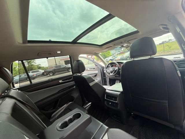 Used 2024 Volkswagen Atlas Peak Edition SE AWD/4WD image 38