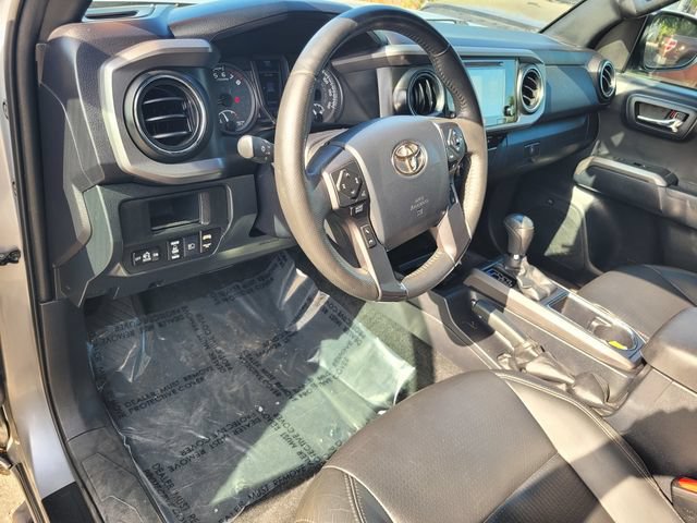 Used 2019 Toyota Tacoma TRD Off-Road AWD/4WD image 12