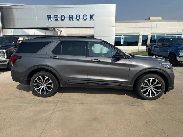 Certified 2025 Ford Explorer ST-Line AWD/4WD image 2