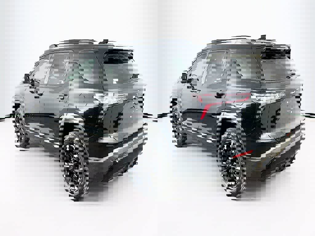 Used 2025 Chevrolet Equinox RS w/ Safety and Technology Package image 3