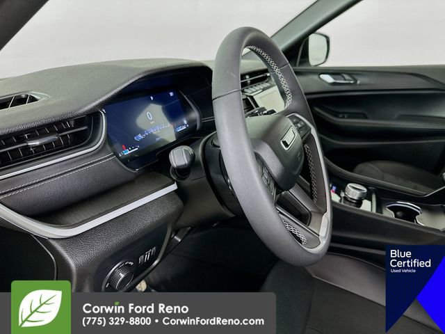 Used 2024 Jeep Grand Cherokee L Altitude image 12