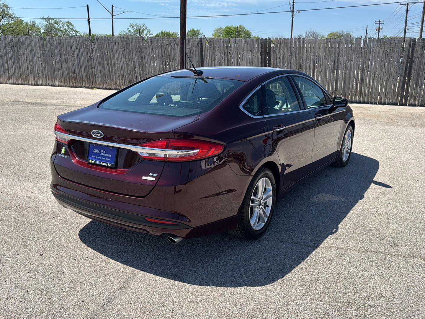 Certified 2018 Ford Fusion SE image 3