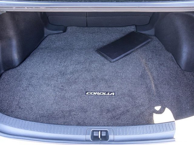 Used 2025 Toyota Corolla LE FWD image 27
