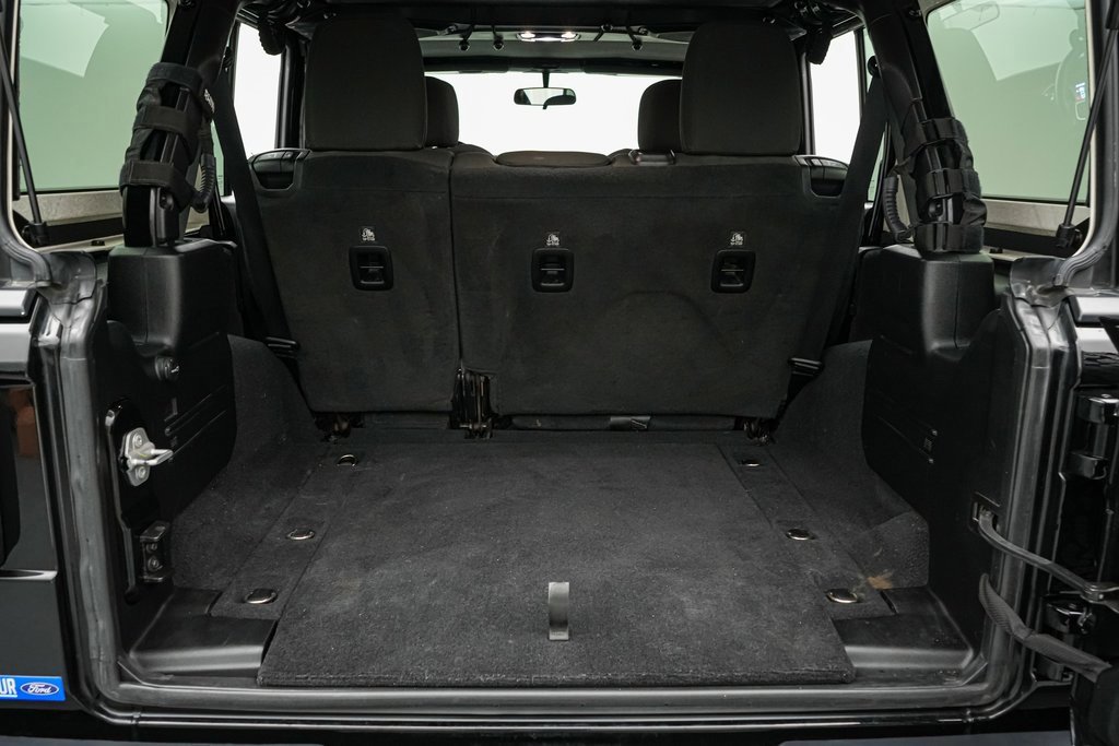 Used 2021 Jeep Wrangler Unlimited Rubicon w/ Cold Weather Group image 20