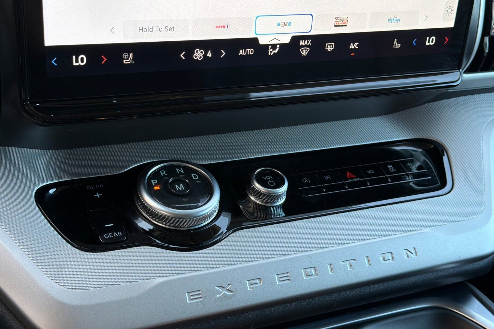 Certified 2025 Ford Expedition Active AWD/4WD image 25