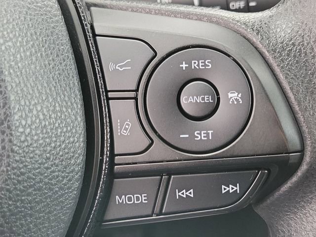 Used 2019 Toyota RAV4 XLE w/ Carpet Mat Package FWD image 9