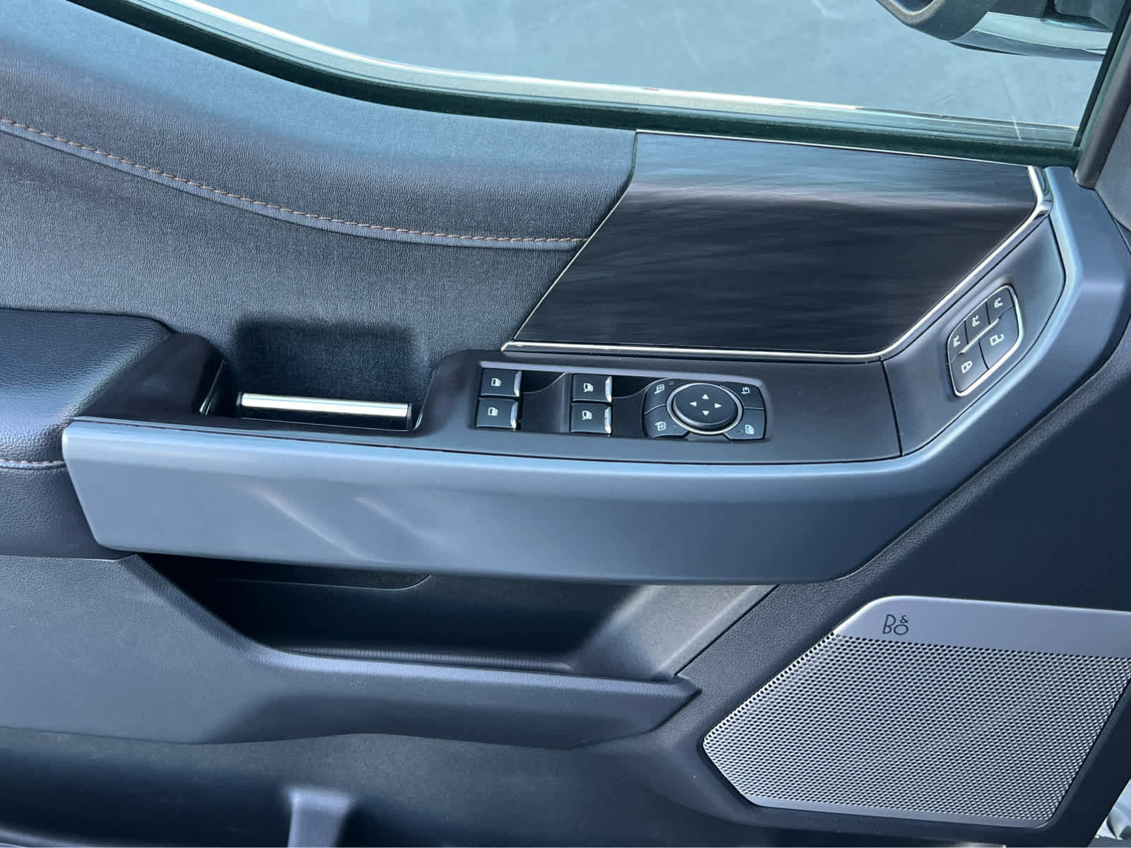 Certified 2024 Ford F150 Lariat w/ Bed Utility Package image 31