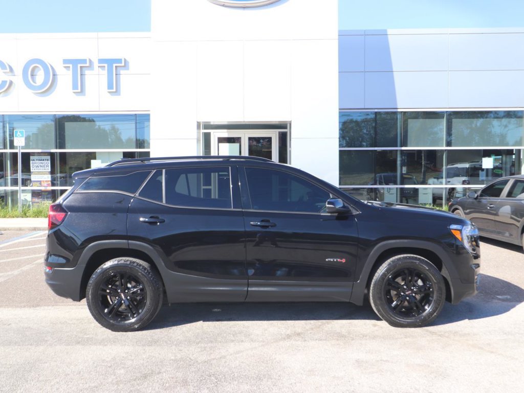 Used 2023 GMC Terrain AT4 AWD/4WD image 17