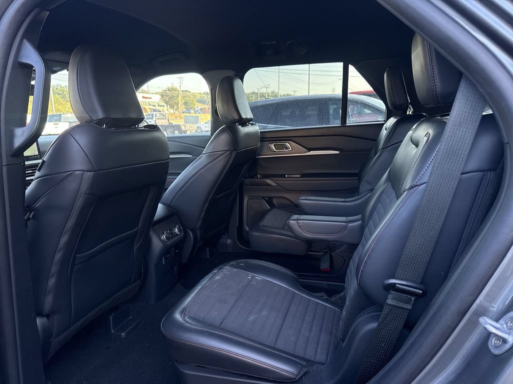Certified 2025 Ford Explorer ST-Line AWD/4WD image 24