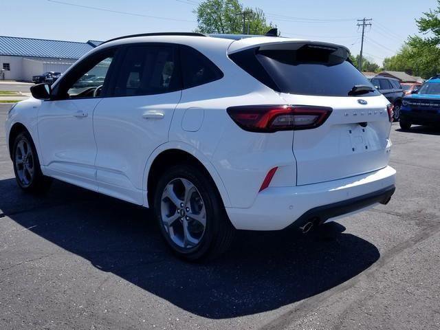 Certified 2023 Ford Escape ST-Line w/ Tech Pack #1 AWD/4WD image 9