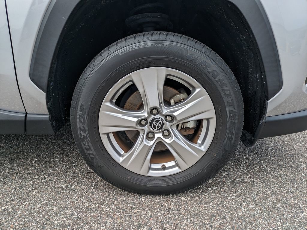 Used 2023 Toyota RAV4 XLE FWD image 11