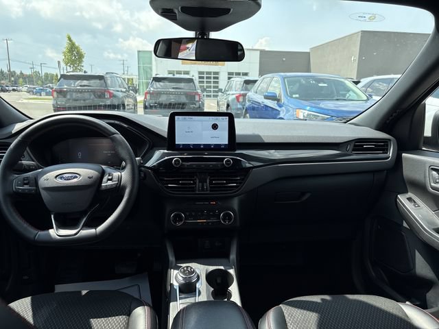 Certified 2025 Ford Escape ST-Line Select AWD/4WD image 24