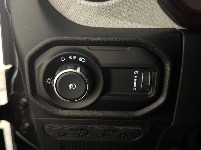 Used 2025 Jeep Wrangler Sport image 18