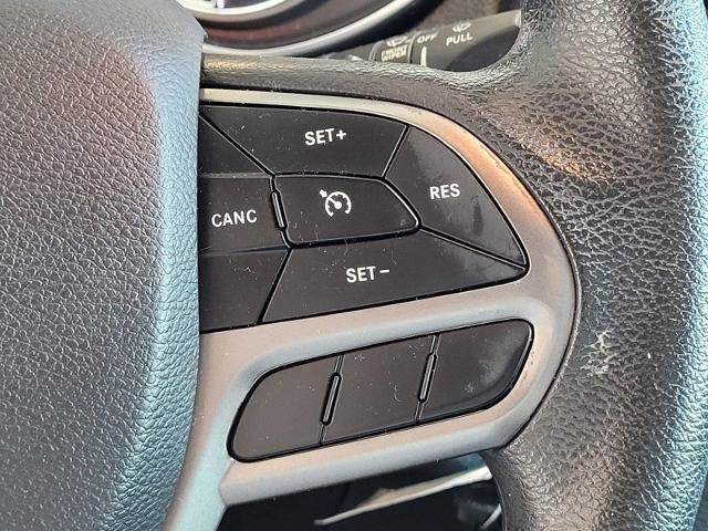Used 2019 Jeep Cherokee Latitude w/ Popular Appearance Group FWD image 31