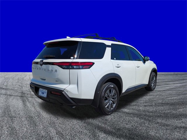 Used 2024 Nissan Pathfinder SV w/ SV Premium Package image 5
