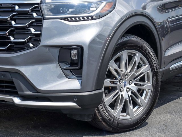 Certified 2025 Ford Explorer Platinum image 10
