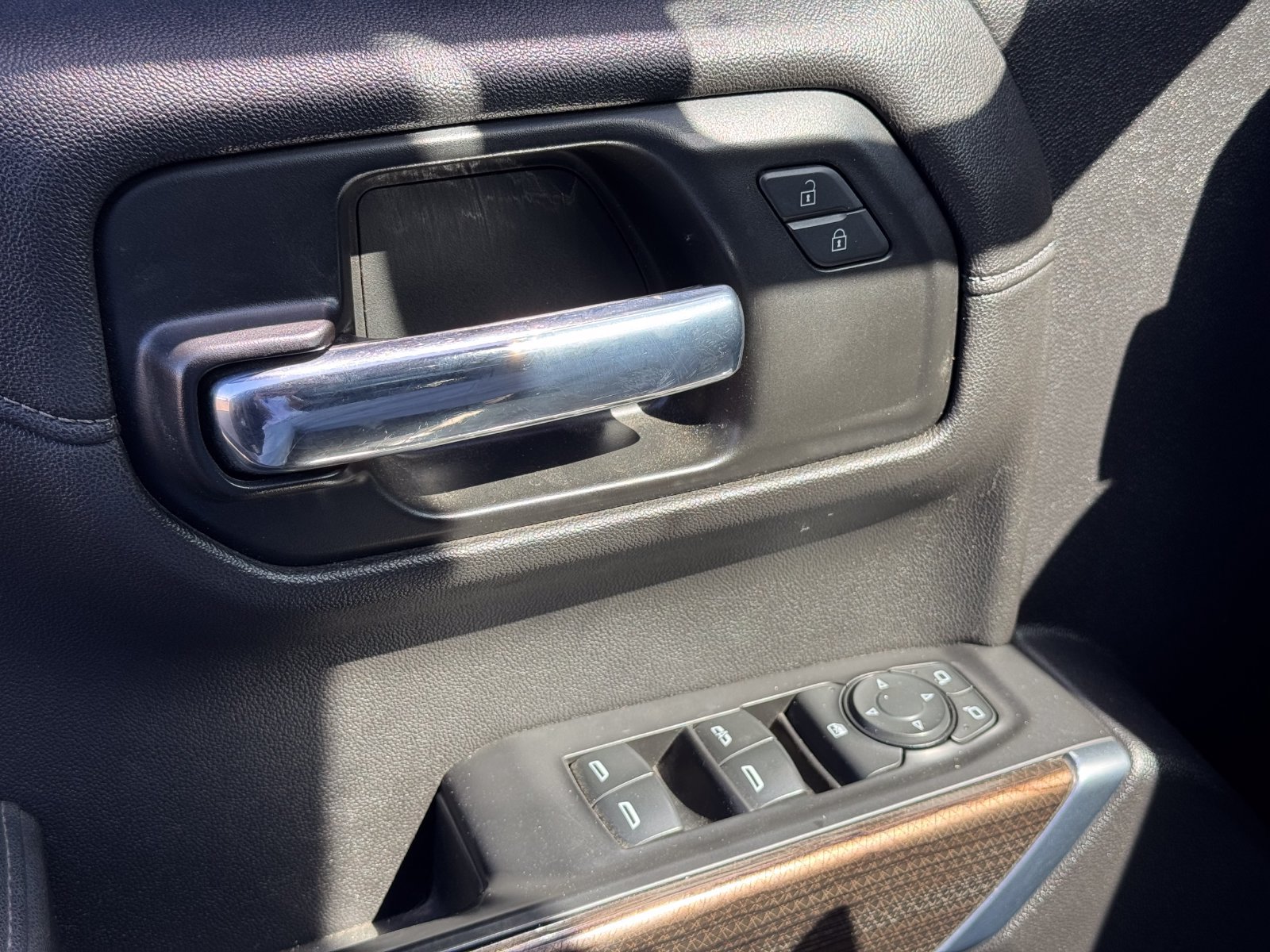 Used 2021 Chevrolet Silverado 1500 LT AWD/4WD image 12