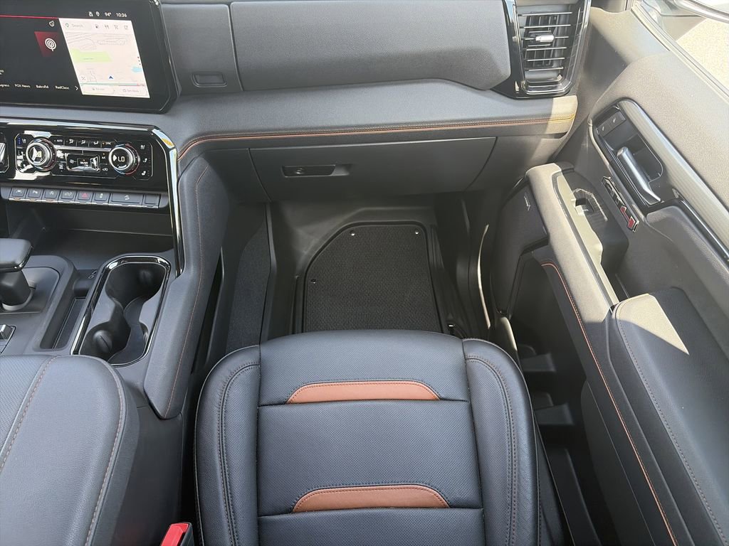 Used 2025 GMC Sierra 1500 AT4 w/ AT4 Premium Package AWD/4WD image 17