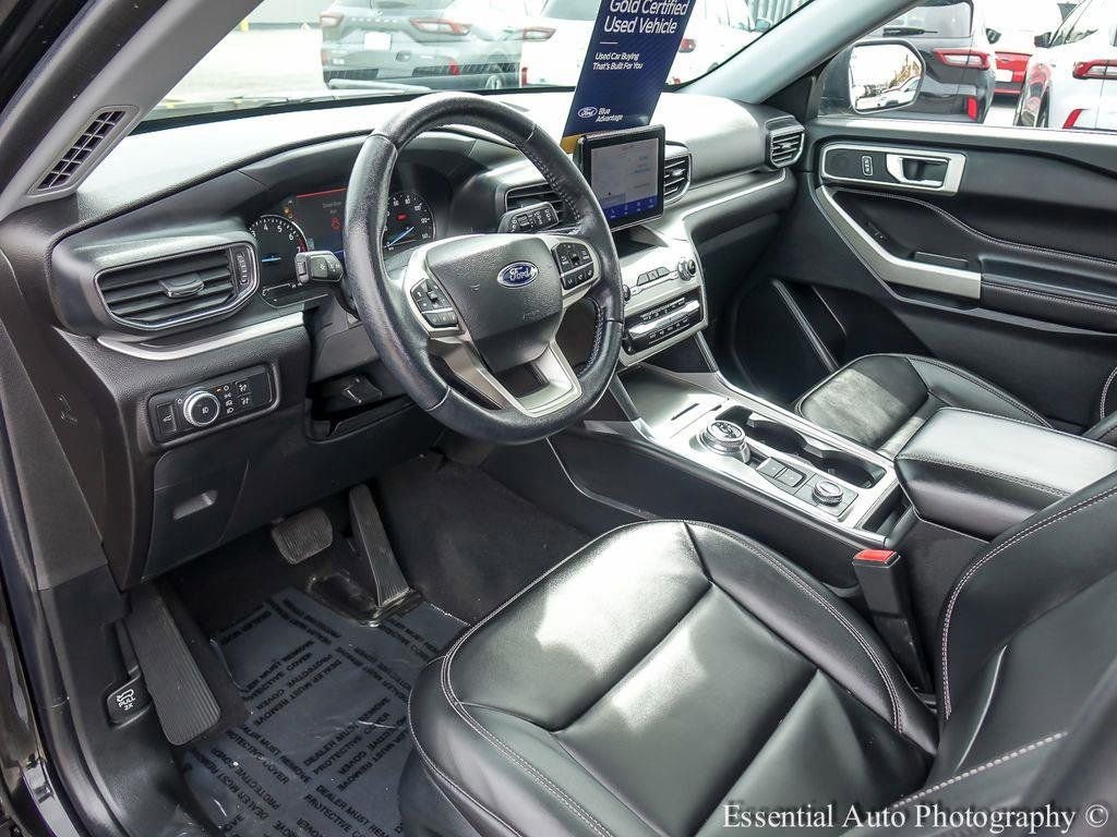 Certified 2022 Ford Explorer XLT w/ Equipment Group 202A image 10