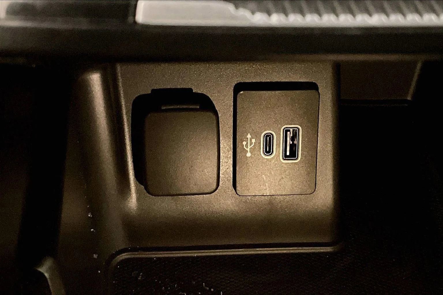 Certified 2025 Ford Explorer ST w/ Sun And Sound Package image 32