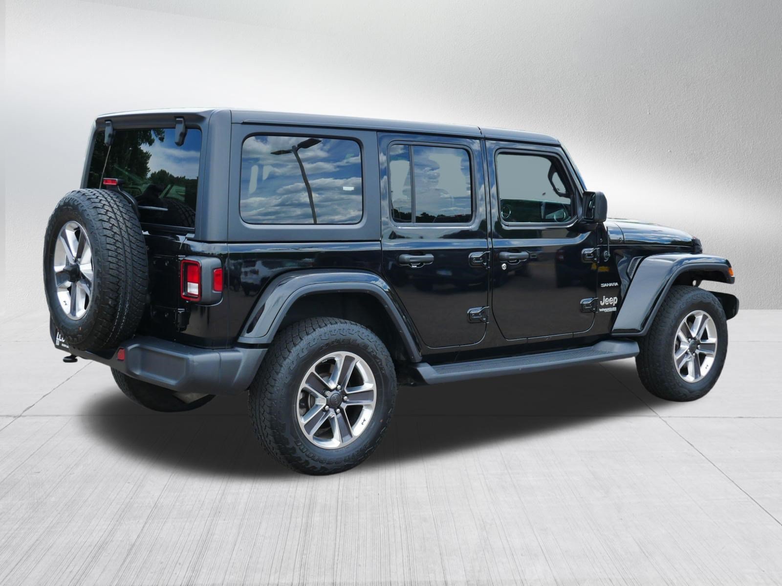 Used 2020 Jeep Wrangler Unlimited Sahara AWD/4WD image 7