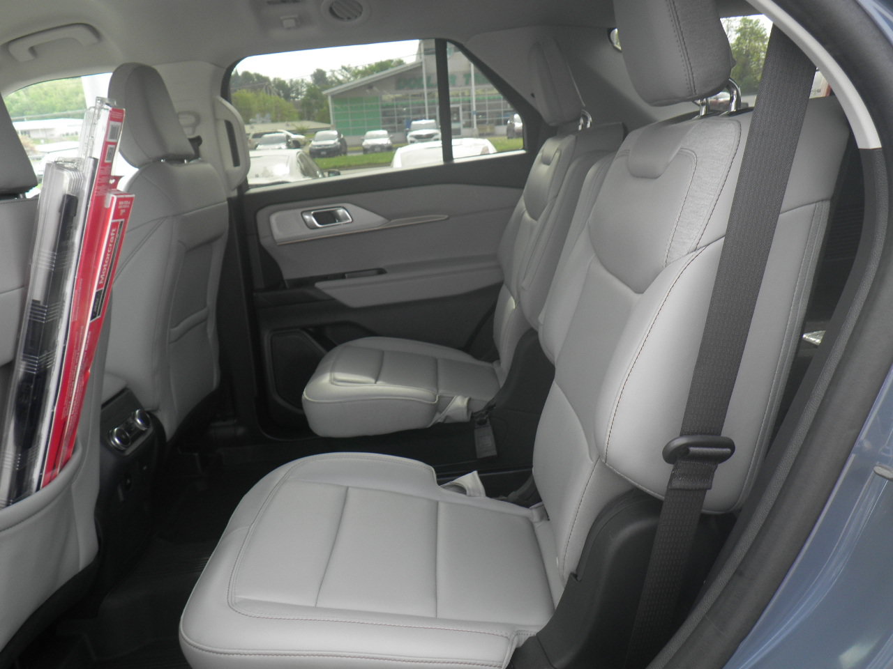 Certified 2025 Ford Explorer Active w/ Active Comfort Package AWD/4WD image 17