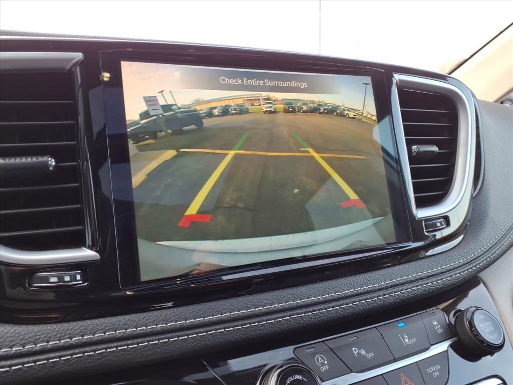 Used 2023 Chrysler Pacifica Limited FWD image 25