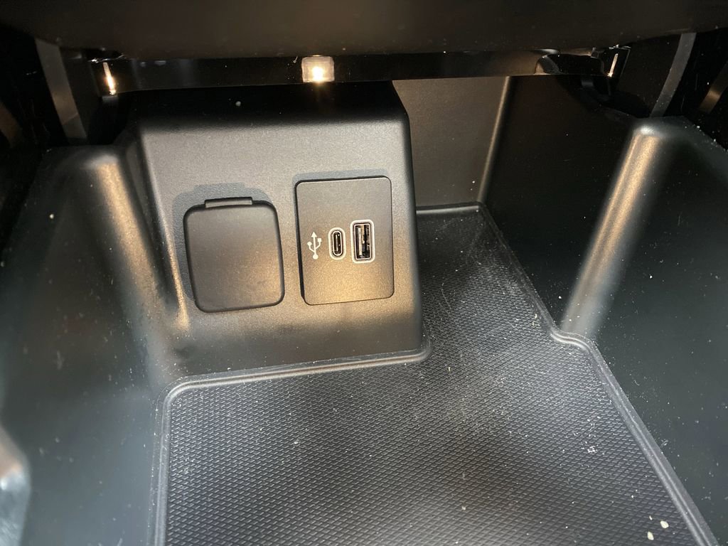 Certified 2025 Ford Explorer Platinum image 31