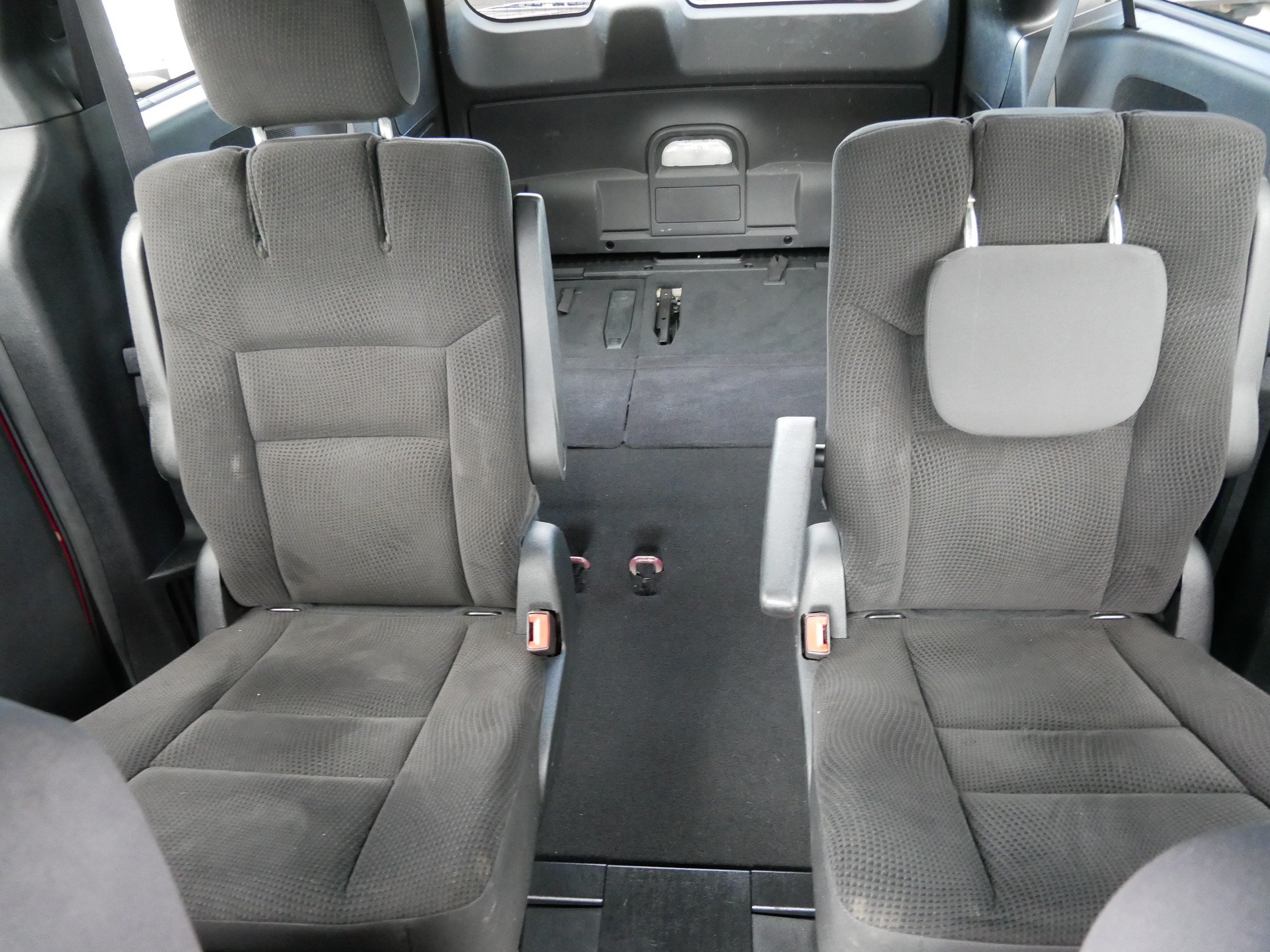 Used 2018 Dodge Grand Caravan SE FWD image 13