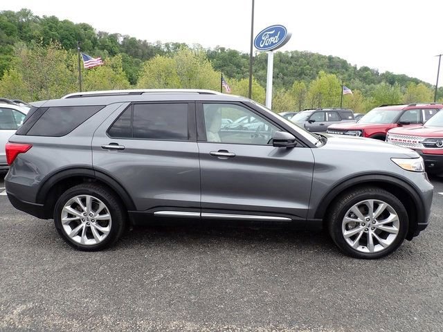 Certified 2022 Ford Explorer Platinum w/ Technology Package AWD/4WD image 9