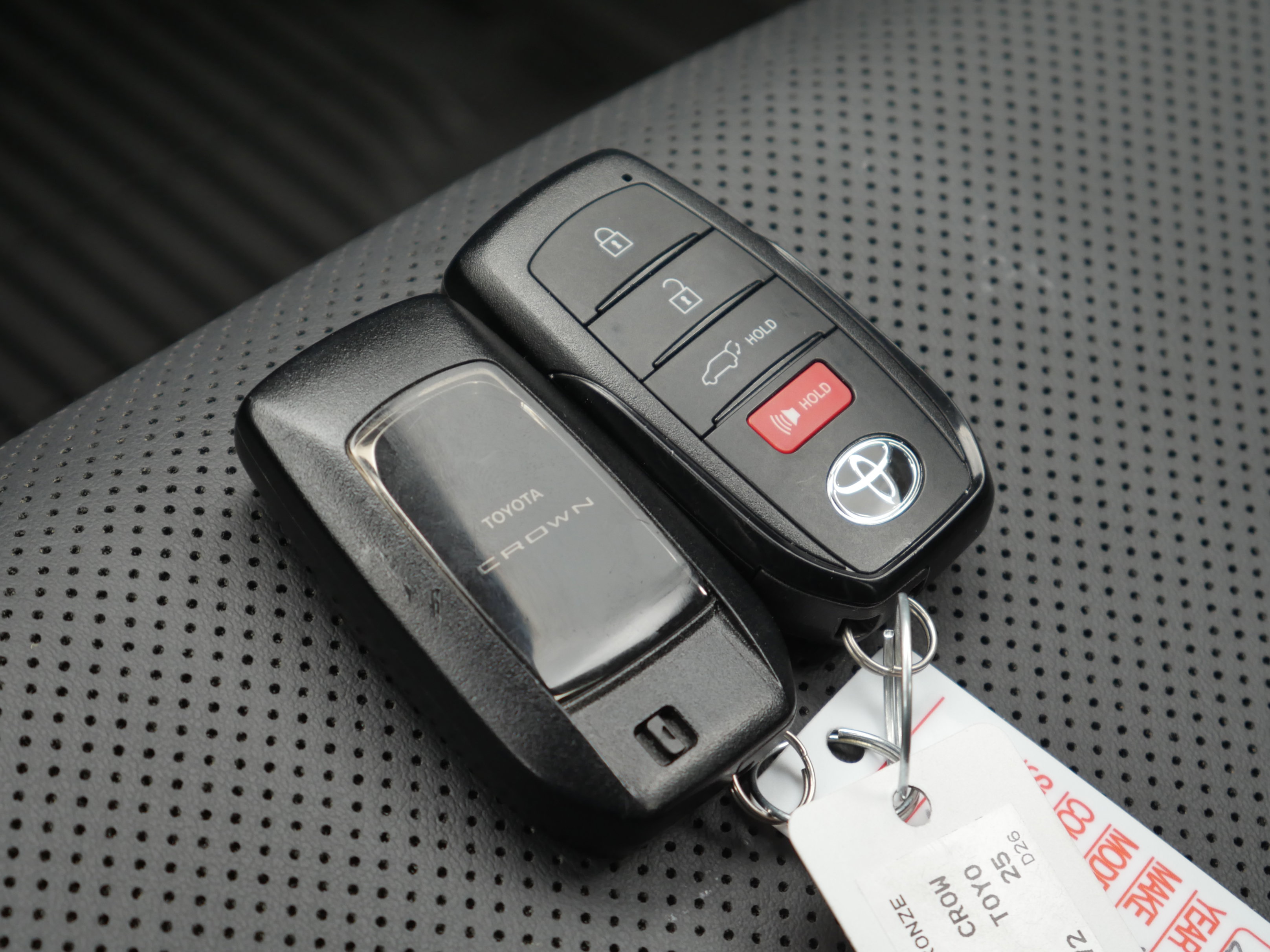 Used 2025 Toyota Crown Signia w/ Advanced Technology Package image 41