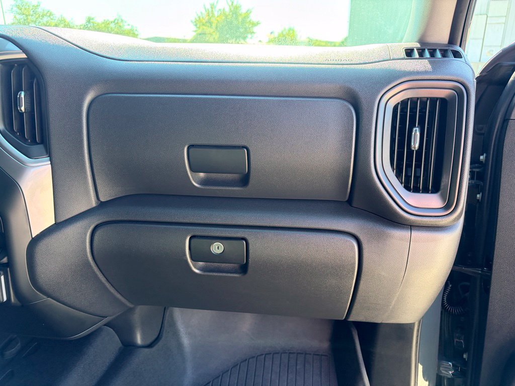 Used 2026 Chevrolet Silverado 1500 Custom Trail Boss w/ LPO, Dark Essentials Package AWD/4WD image 21