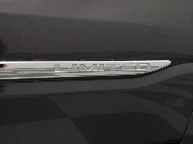 Used 2022 RAM 1500 Limited w/ Body Color Bumper Group AWD/4WD image 14